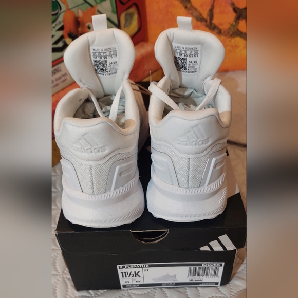 adidas Kids Sneakers in Cream White - Picture 5 of 7